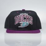 Snapback kšiltovka Mitchell & Ness Anaheim Ducks Team Arch black / purple 950 Kč