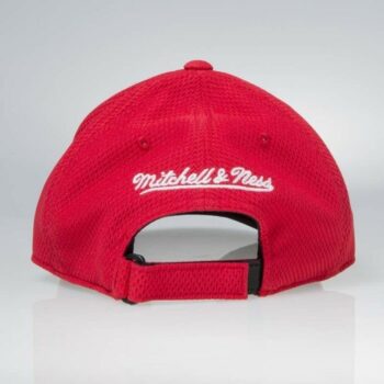 Kšiltovka Mitchell & Ness Chicago Bulls Hexagon Jersey Mesh Hook and Loop koupit Praha